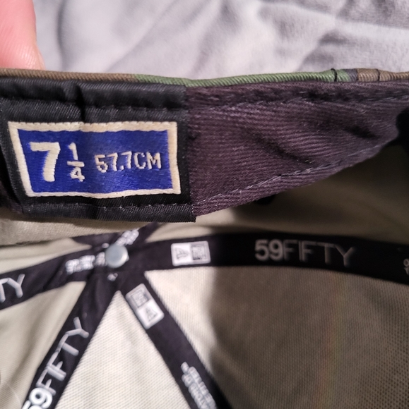 DC FITTED HAT 7 1/4 - Picture 5 of 8